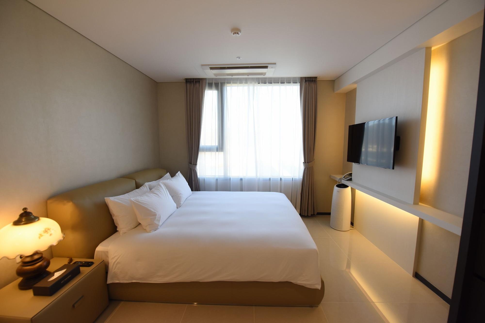 Geoje Artnouveau Suite Hotel Zewnętrze zdjęcie