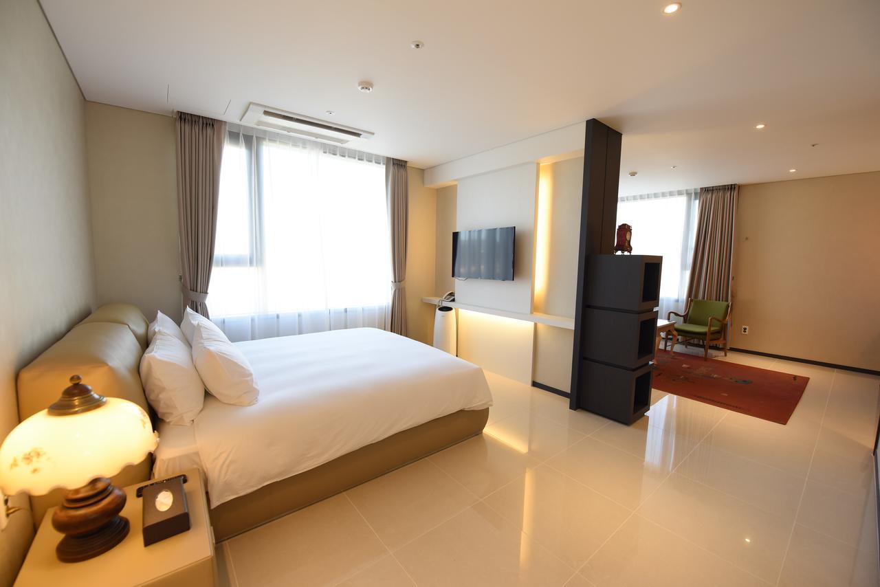 Geoje Artnouveau Suite Hotel Zewnętrze zdjęcie
